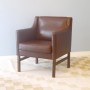 Fauteuil design scandinave en cuir