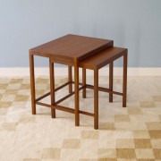 Tables gigognes vintage en teck 1960