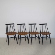 Serie de 4 chaises scandinaves Fanett Tapiovaara design