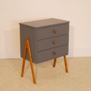 Petite commode vintage pieds compas