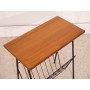 Petite table d'appoint porte revue