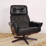 Fauteuil pivotant et ottoman cuir design 1970 Gote mobler