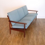 Canapé vintage scandinave en teck 1960