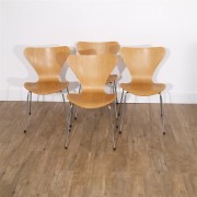 Serie de chaises 3107 design d' Arne Jacobsen