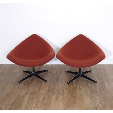 Paire de fauteuils design des années 1970