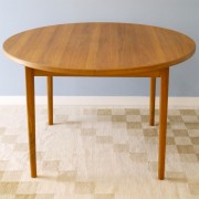 Table ronde à manger design scandinave 